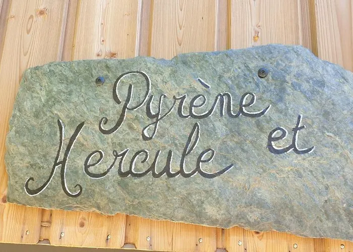 Le De Pyrene Et Hercule * Arignac
