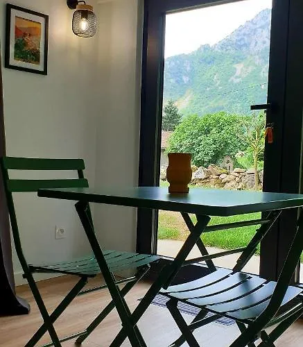 Le De Pyrene Et Hercule